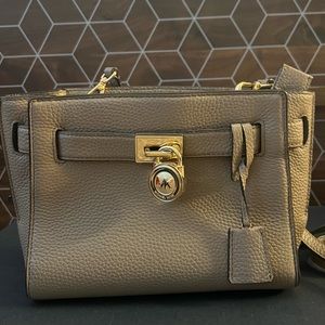 Michael Kors Hamilton Traveler crossbody